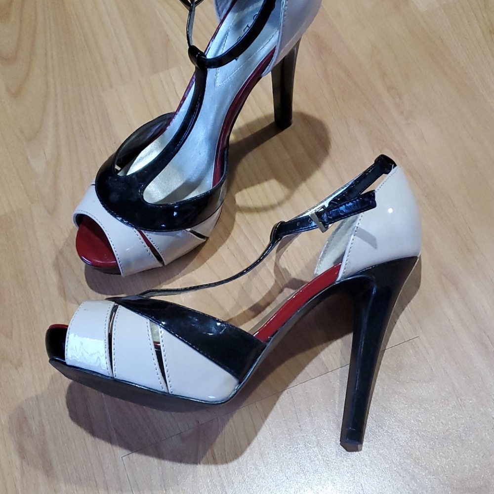 Guess - patent leather platform heels